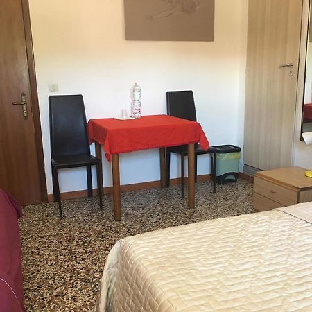 Casa Ale Bed & Breakfast Marghera Exterior foto