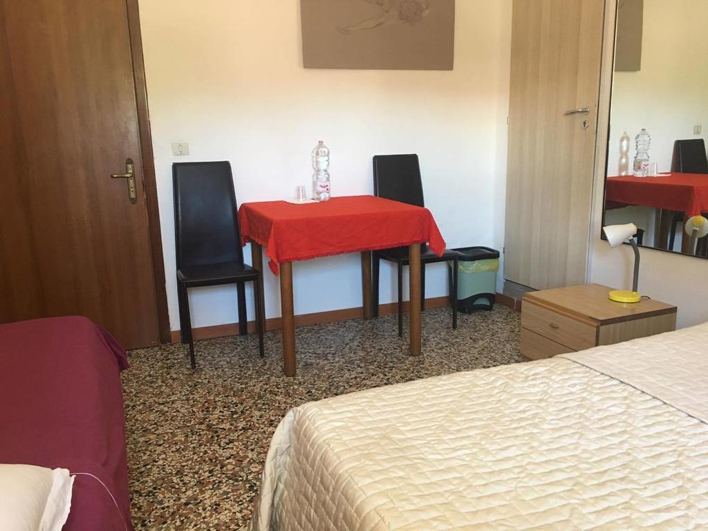 Casa Ale Bed & Breakfast Marghera Exterior foto